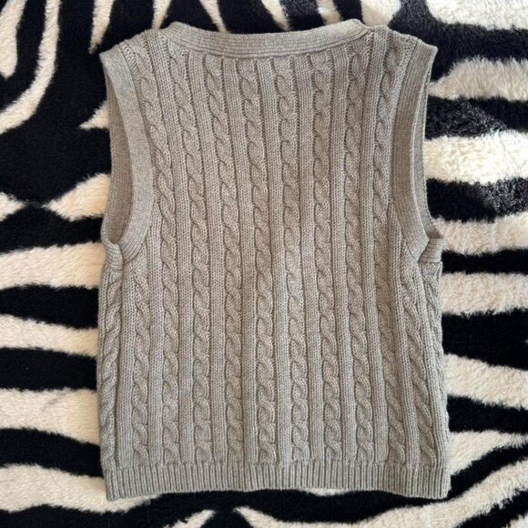 ABERCROMBIE & FITCH | Mara Cable Button-Up Sweater Vest – Grey, XS - Picture 3 of 4